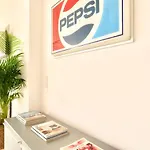 Swimming Pool With Private Parking Apartament Lizbona