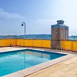 Swimming Pool With Private Parking Lizbona