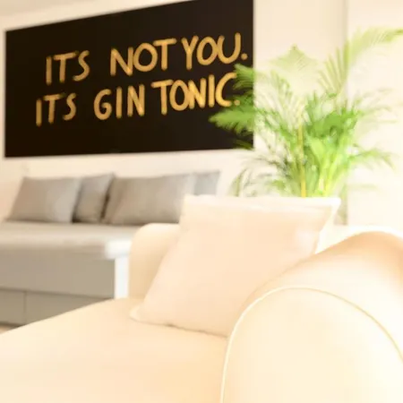 Swimming Pool With Private Parking Apartment *