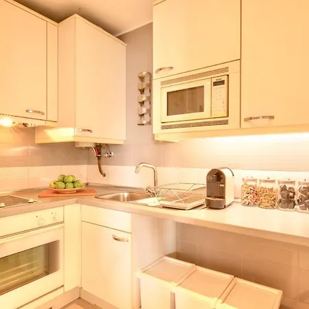 Apartment Swimming Pool With Private Parking