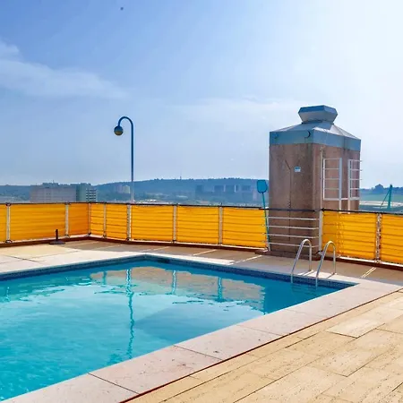 Swimming Pool With Private Parking Lizbona
