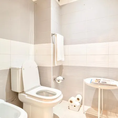Swimming Pool With Private Parking Apartament Lizbona